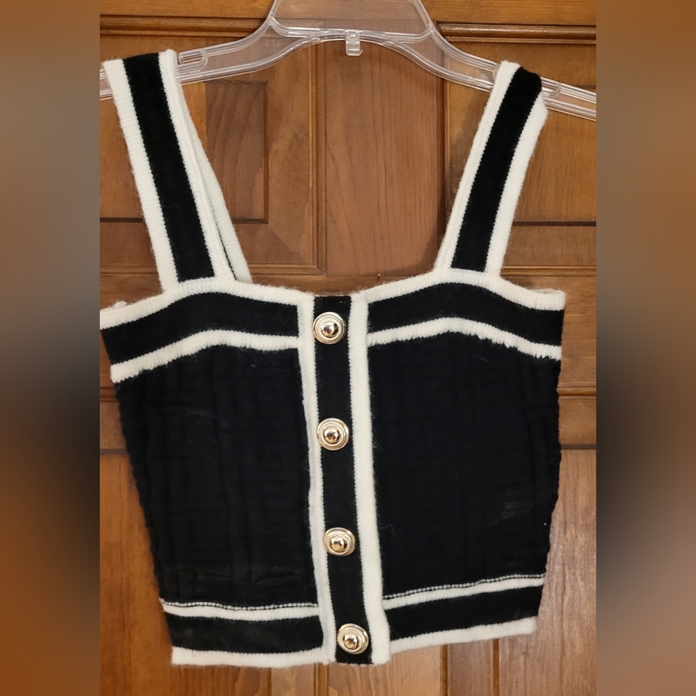 Cider black and white tank sweater, Size M